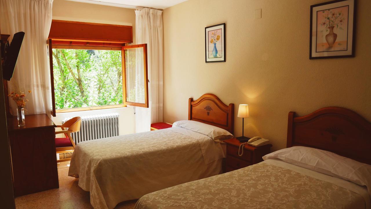 Balneario De Tus Hotell Yeste Exteriör bild